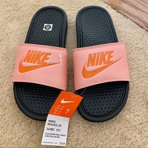 Nike Women’s Benassi Slides